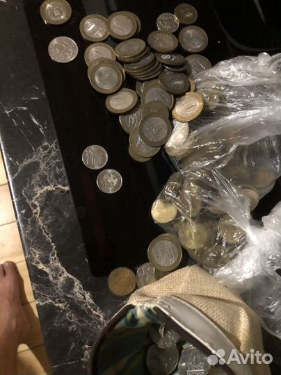 Монета 1рубль с буквой