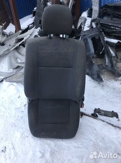 Сиденья рено логан Переднее правое сиденья зад