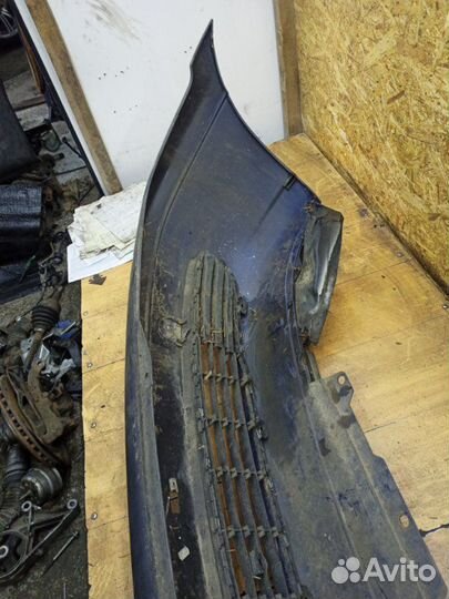 Бампер передний Opel Zafira A минивен Z16XE 2004