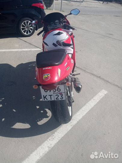 Suzuki GSX-R750