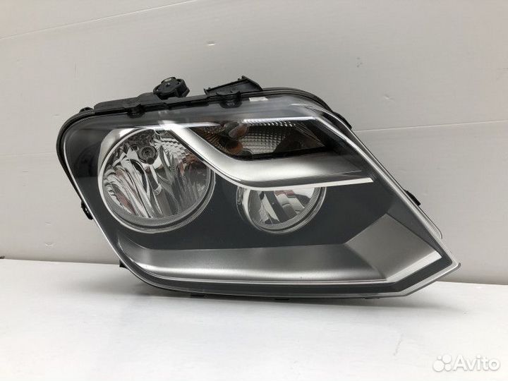 Фара правая Volkswagen Amarok