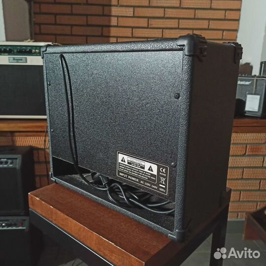 Комбоусилитель для бас-гитары Shinobi TB-40 bass