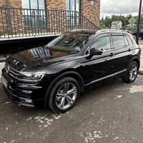 Volkswagen Tiguan 2.0 AMT, 2018, 89 900 км, с пробегом, цена 3 650 000 руб.