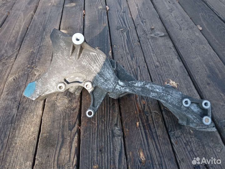 Кронштейн генератора ALT 2.0 Ауди А4 8Е Audi A4 8E