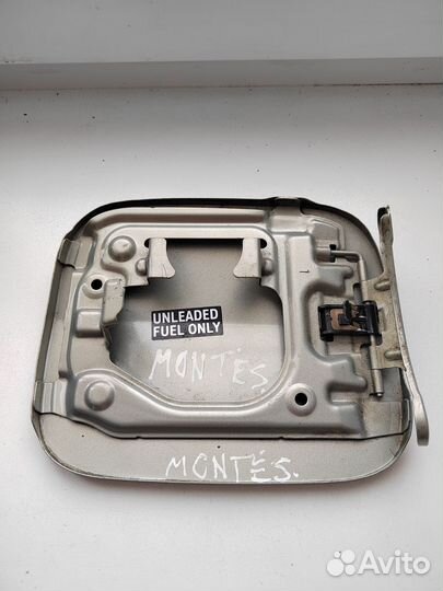 Лючок бензобака Toyota Avensis T250