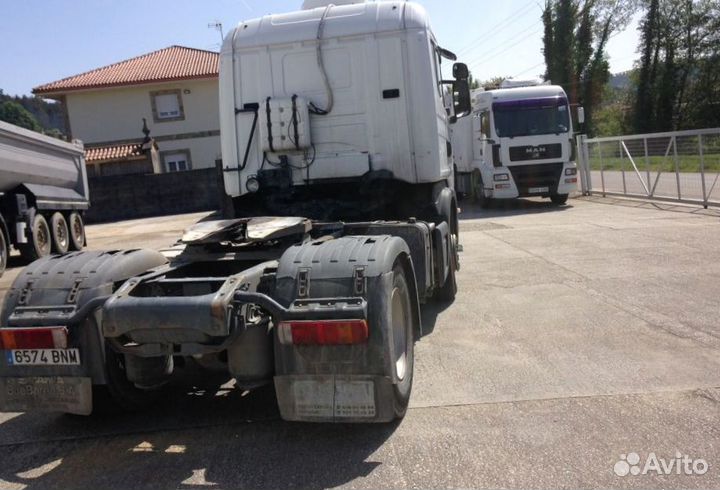 Pазбираем грузовик Scania 4 series 1996-2005