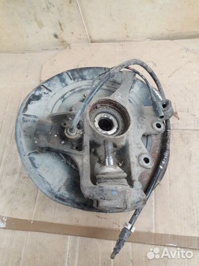 Кулак задний левый Mercedes-Benz Ml W164