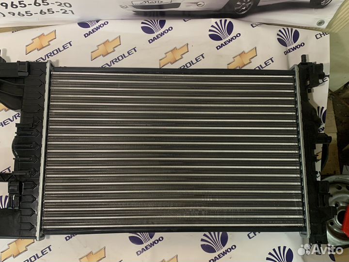 Радиатор охлаждения Chevrolet Cruze 1.8 AT