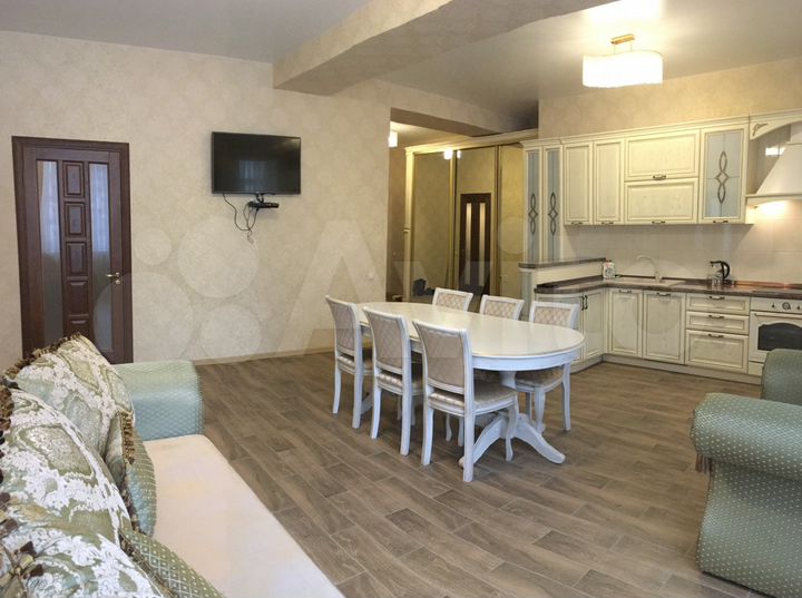 3-к. квартира, 90 м², 2/10 эт.