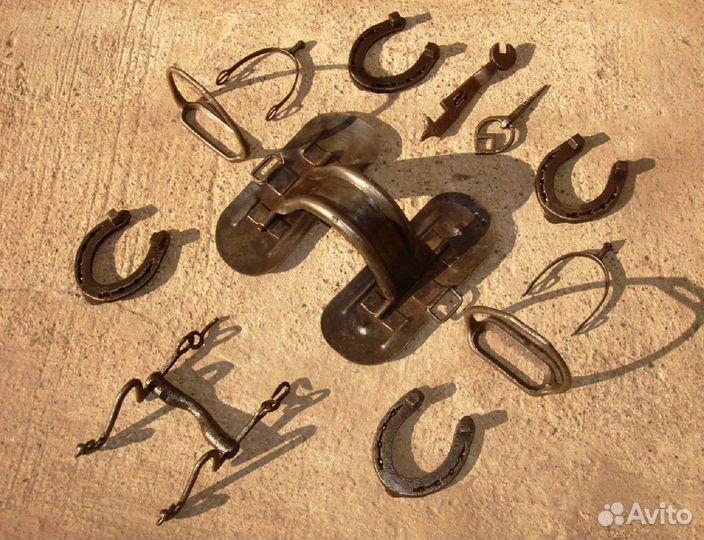 Старинный обвес на коня, всадника