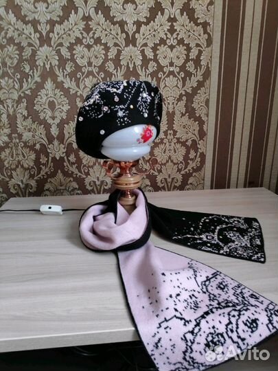 Берет с шарфом