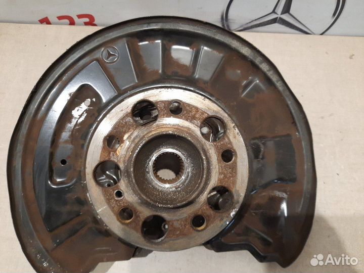 Ступица задняя левая Mercedes E250 C207 271.860