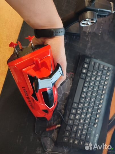 Радиoупpaвляемая лодка