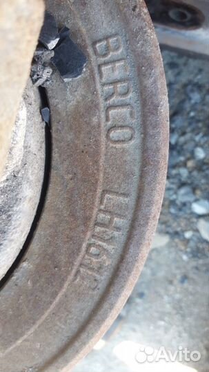 Каток опорный на экскаватор Liebherr R984C