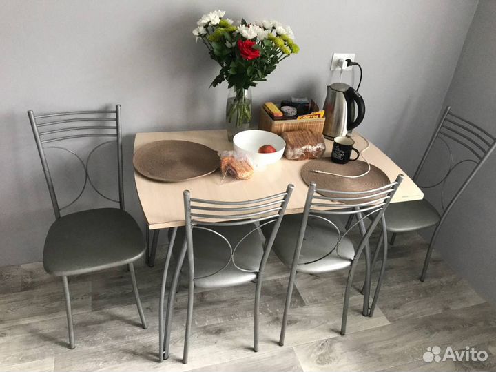 Стол и стулья бу