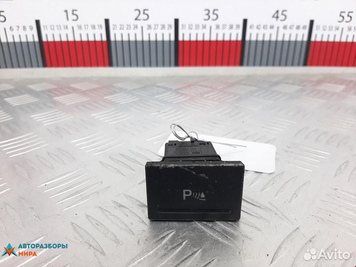 Кнопка парктроника Volkswagen Touareg 2005