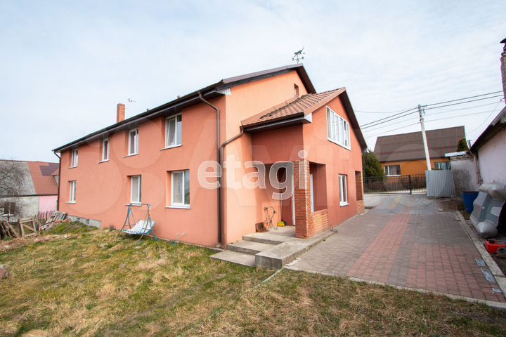 Таунхаус 175 м² на участке 12 сот.