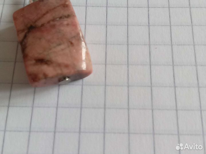 Серьги с природным родонитом