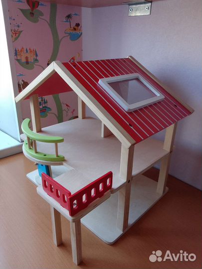 Домик кукольный деревянный