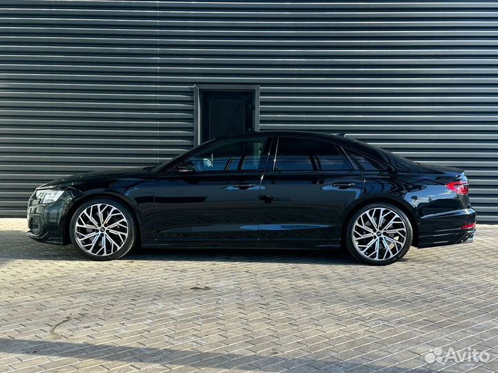 Audi S8 4.0 AT, 2024