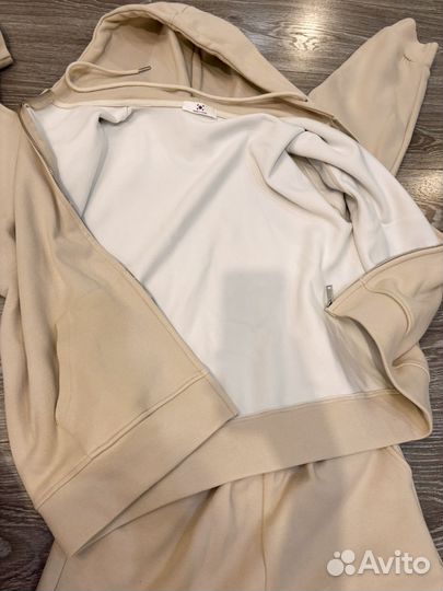 Костюм спортивный