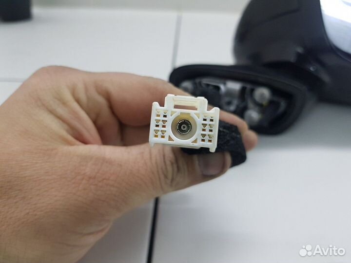 Зеркало заднего вида боковое правое (Kia K5 III)