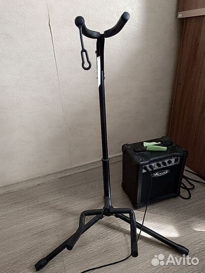 Электронная гитара со всем оборудованием