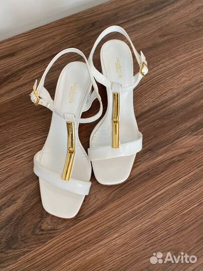 Босоножки, сандалии, сабо, шлепанцы из Италии