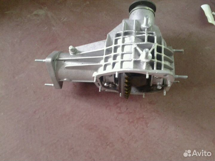 Редуктор переднего моста мост