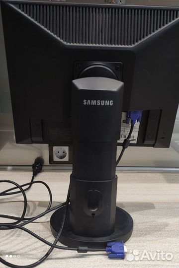Монитор Samsung SyncMaster 740N 17
