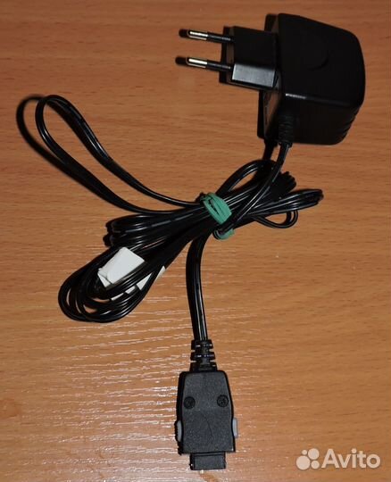 Зарядное устройство для телефонов Philips Xenium