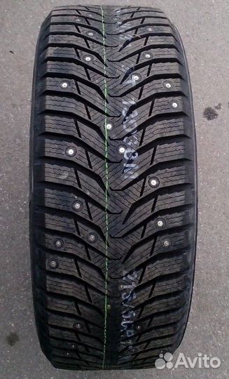 Kumho WinterCraft Ice WI31 235/45 R17 97T
