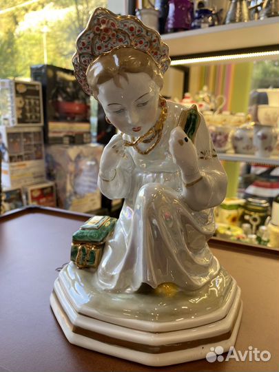 Статуэтка редкая фарфор дулево 1960 год