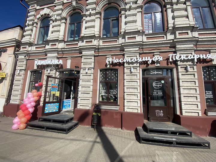 В самом центре города, огромный трафик, 50 м²