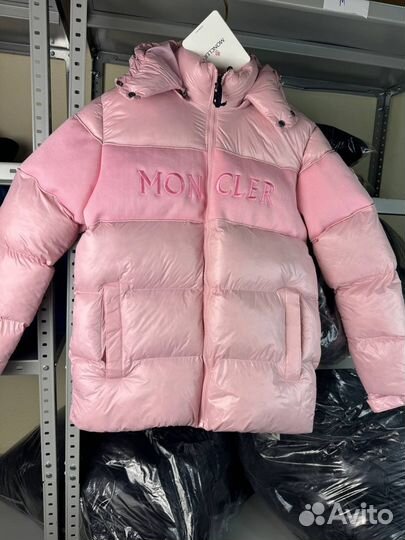 Пуховик moncler розовый