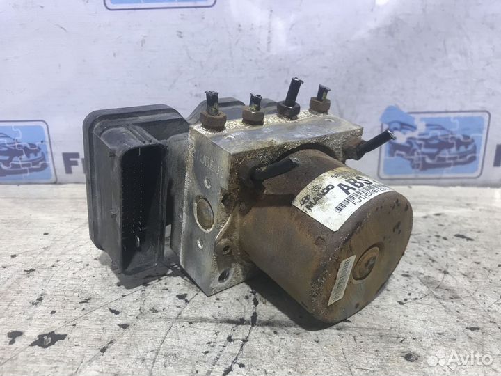 Блок ABS (насос) Hyundai Solaris G4FA 1.4 2011