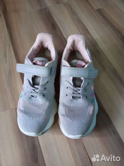 Кроссовки для девочки