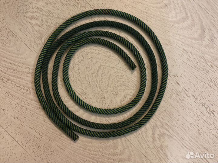 Гимнастическая скакалка