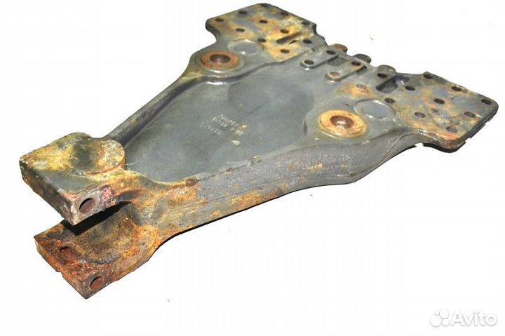 Кронштейн реактивной тяги, вспомогательного моста