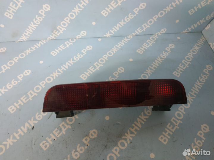 Стоп-сигнал Mitsubishi Pajero 3/Montero 3 00-06