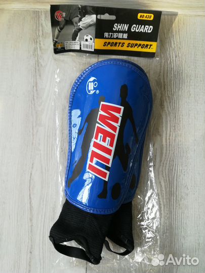 Вратарские перчатки, гетры, щитки, напульсники