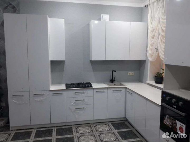 Кухонный гарнитур +на заказ