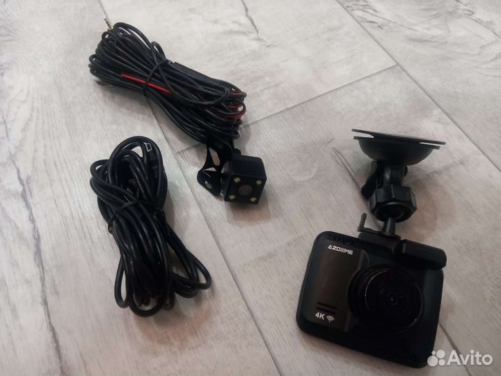 Автомобильный видеорегистратор azdome