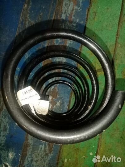 Пружина передняя, на Nissan tiida