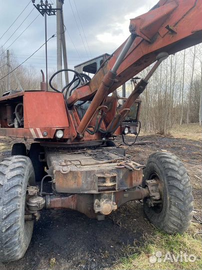 Экскаватор на запчасти