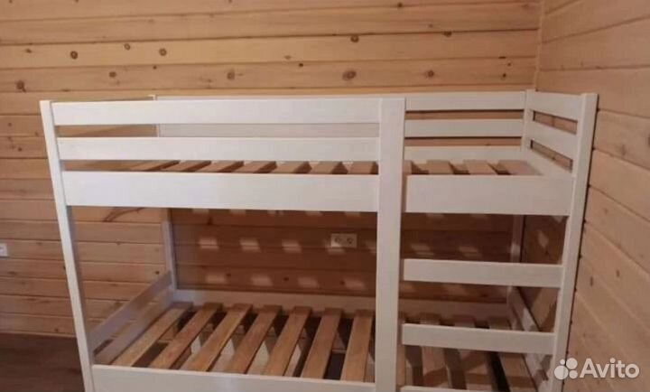 Двухъярусная кровать