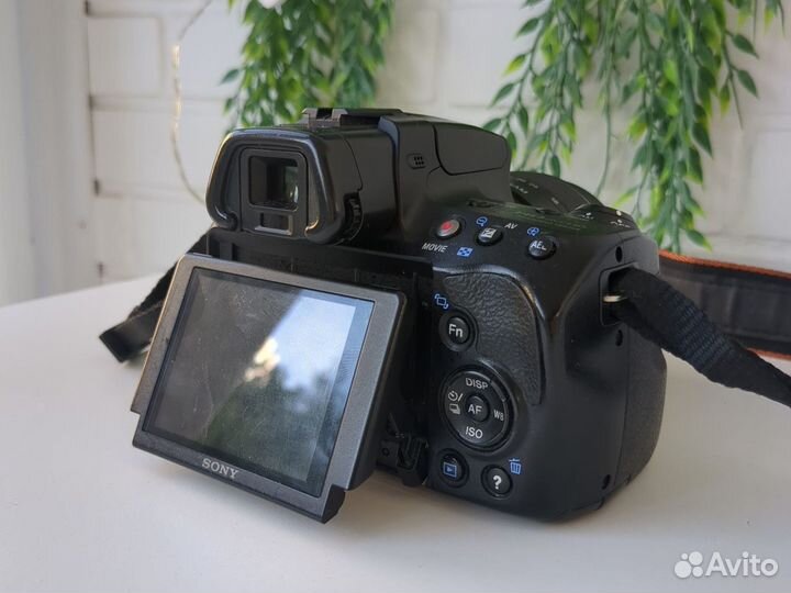 Зеркальный фотоаппарат Sony a37