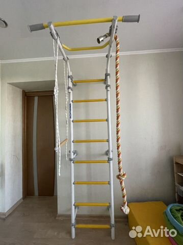 Шведская стенка с скалодромом