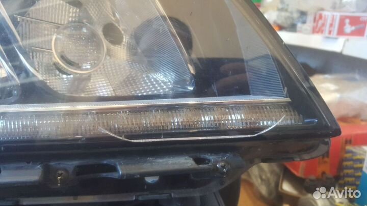 Фара правая Hyundai Genesis 2014 - 2017 оригинал