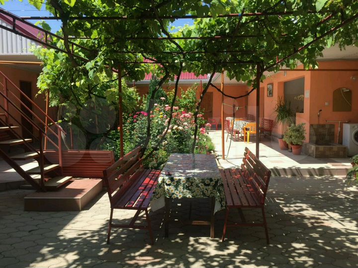 Комната 15 м² в 5-к., 1/2 эт.